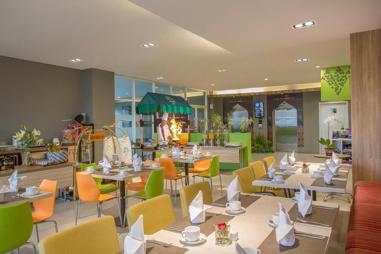 Khas Gresik Hotel Exterior photo